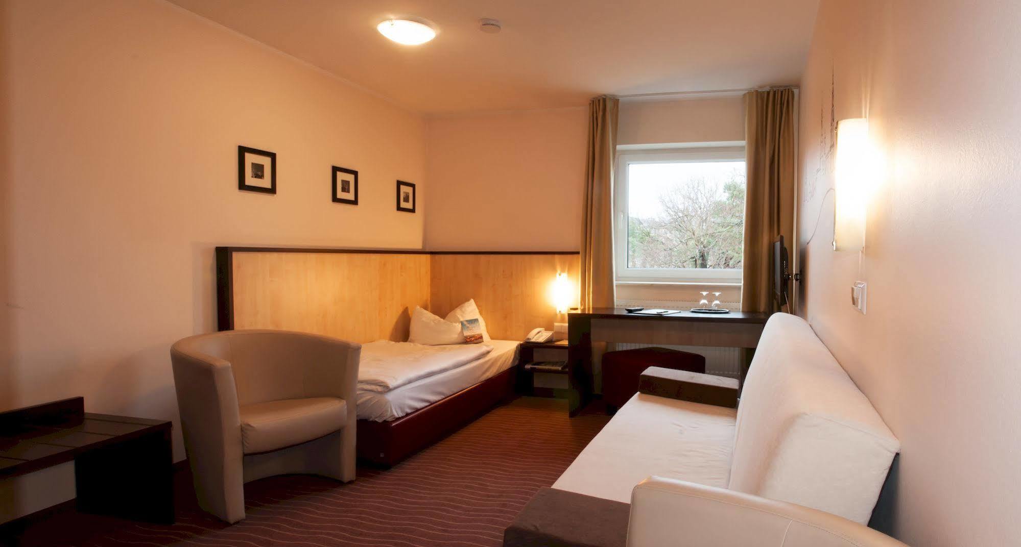 Bergwirtschaft Wilder Mann Und Restaurant 4* Dresda